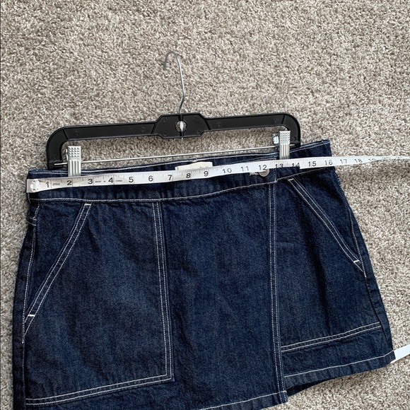 Abercrombie and Fitch Denim Mid Rise Faux Wrap Skirt Size 30 - Picture 7 of 8